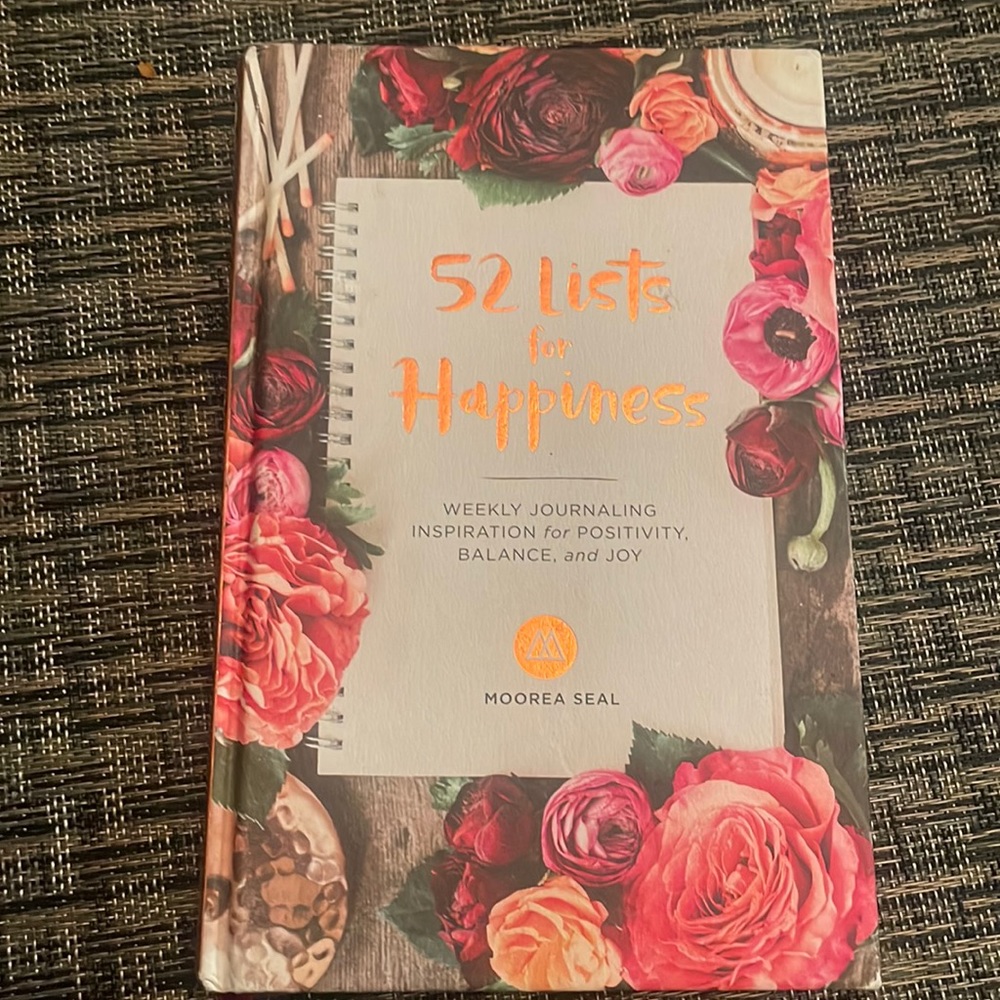 52 Lists for Happiness, Moorea Seal